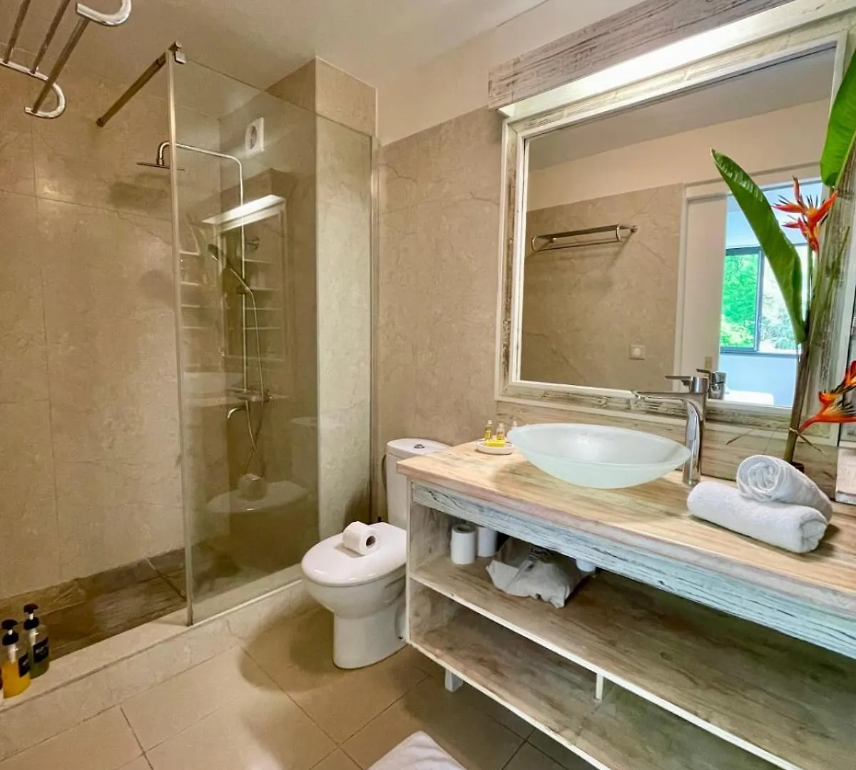 普纳奥亚Miri Coconut 1 Bdr Flat With Pool In A Calm Area Near The Sea And Town别墅 度假居 普纳奥亚